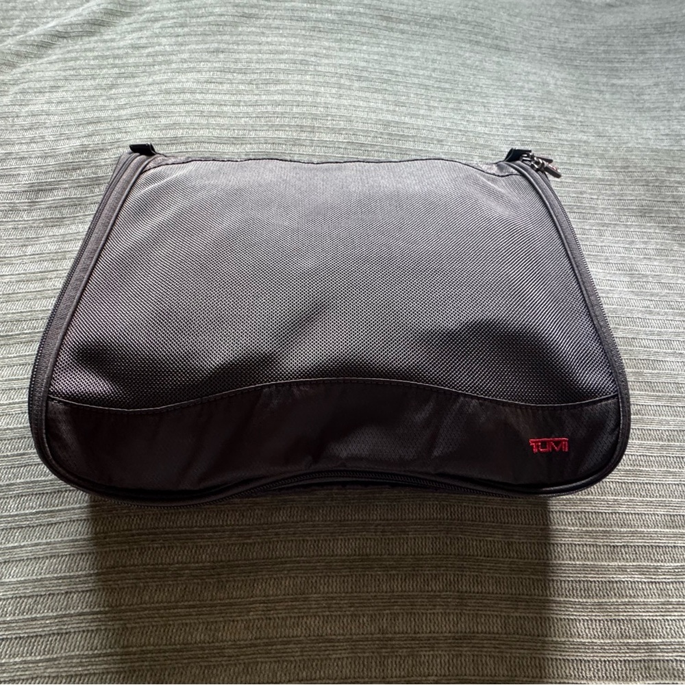 TUMI Packing Cube Travel Organizer Medium - Charcoal Grey